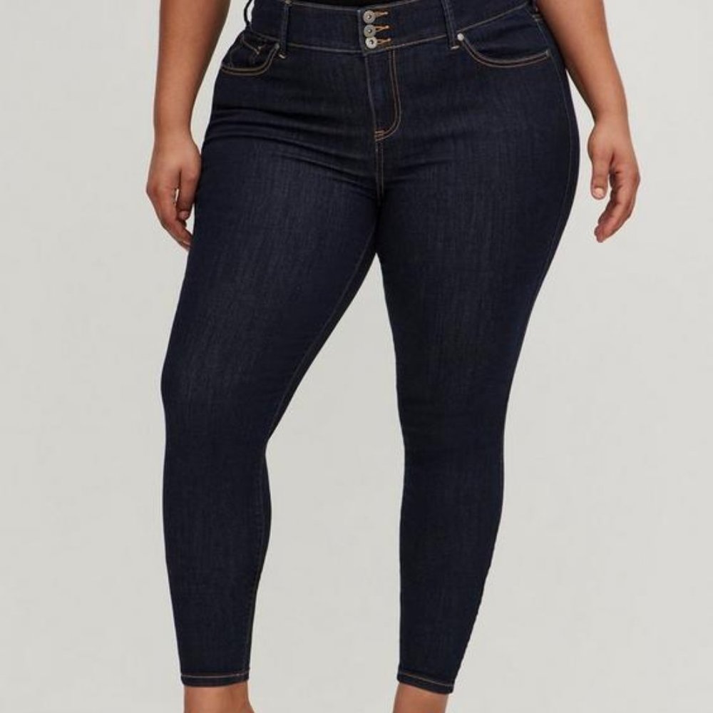 TORRID  *NWT*  Size 16T Super Soft High-Rise Skinny Jean